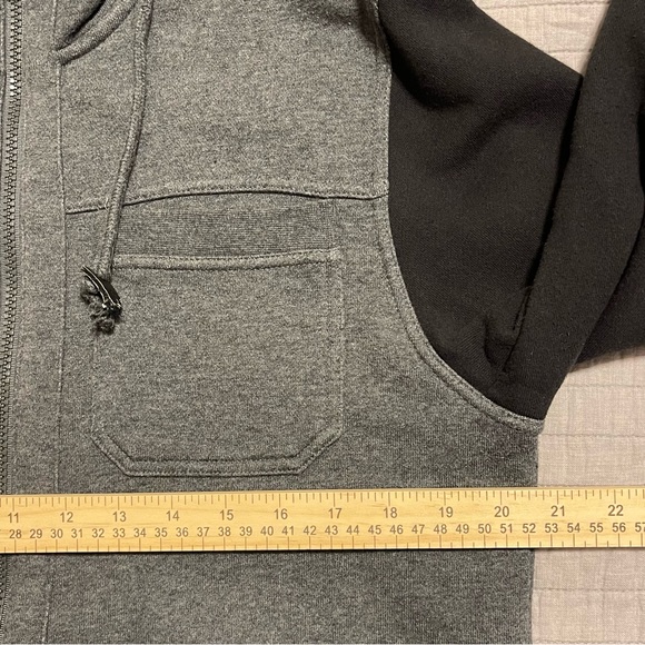 American Rag Men’s Gray and Black Hooded Jacket Size Medium - Picture 3 of 7